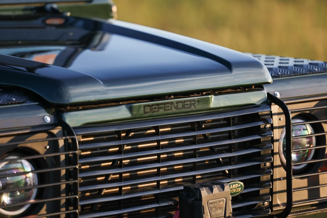 1999 Land Rover Defender 110 - Image 10 of 31
