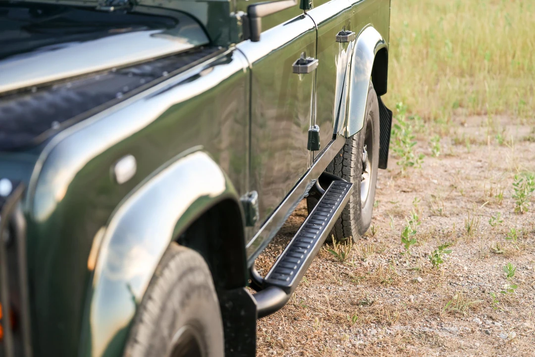 1999 Land Rover Defender 110 - Image 14 of 31