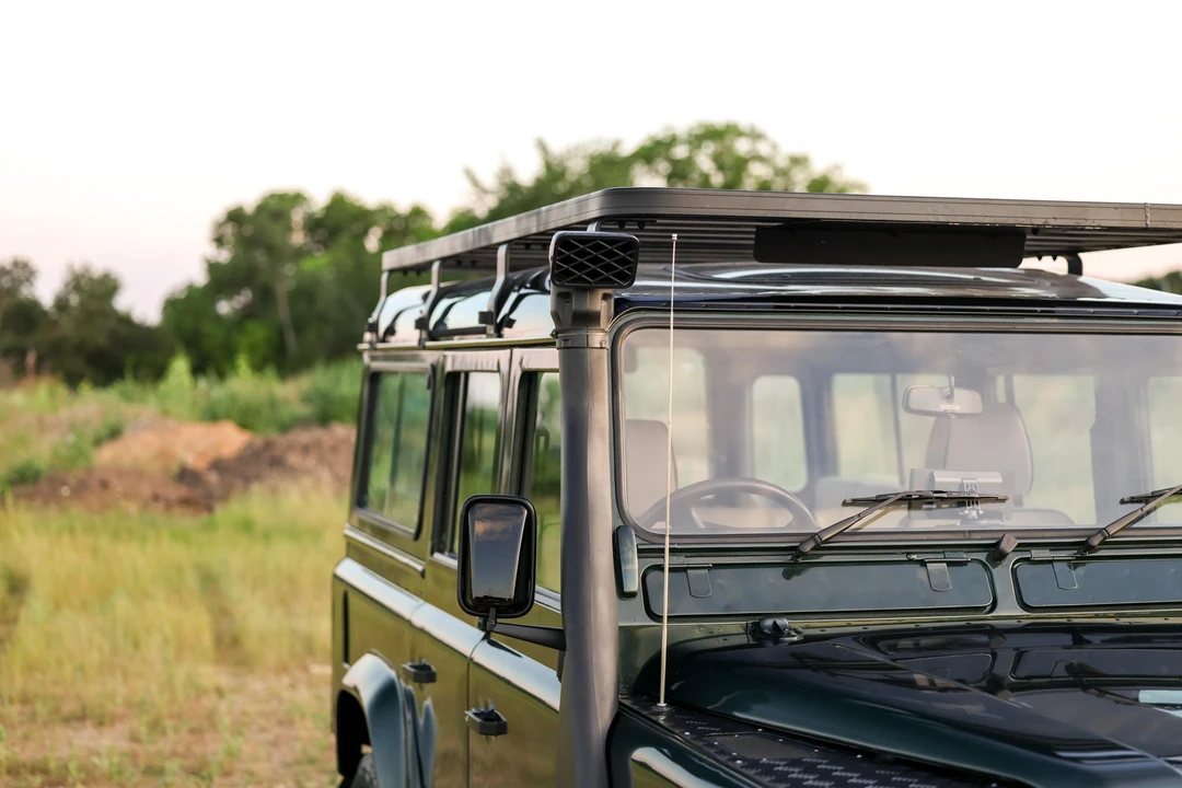 1999 Land Rover Defender 110 - Image 18 of 31