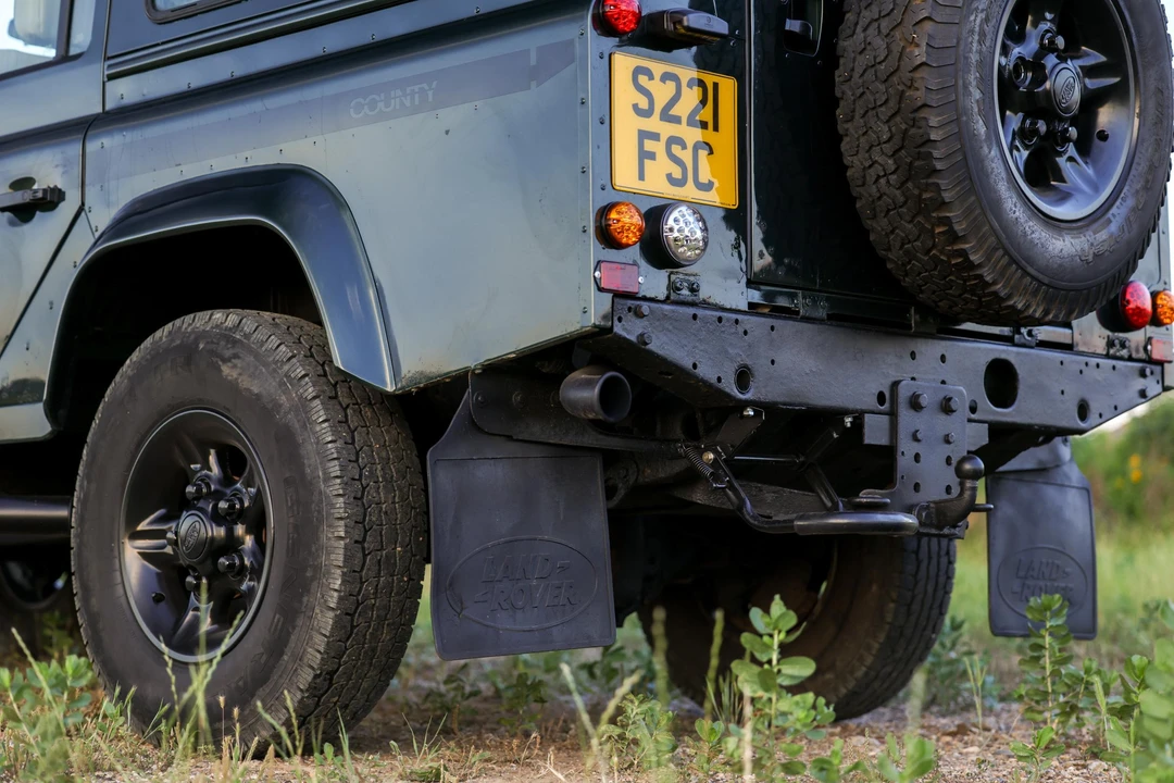 1999 Land Rover Defender 110 - Image 16 of 31