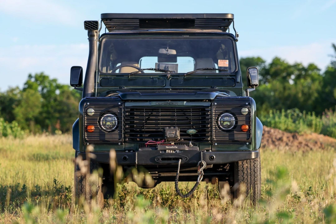 1999 Land Rover Defender 110 - Image 2 of 31