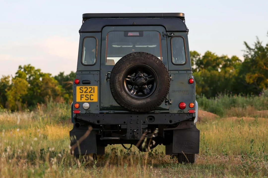 1999 Land Rover Defender 110 - Image 5 of 31