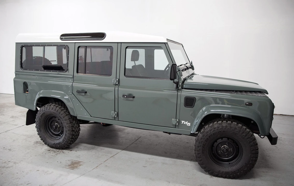 1999 Land Rover Defender 110 - Image 19 of 31