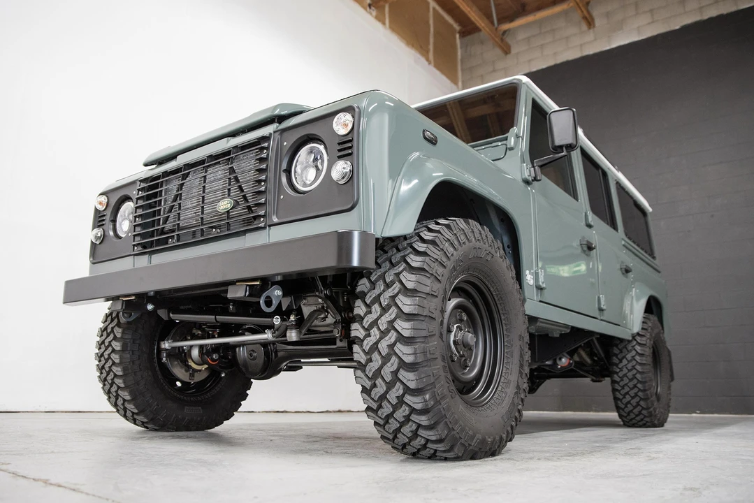 1999 Land Rover Defender 110 - Image 11 of 31