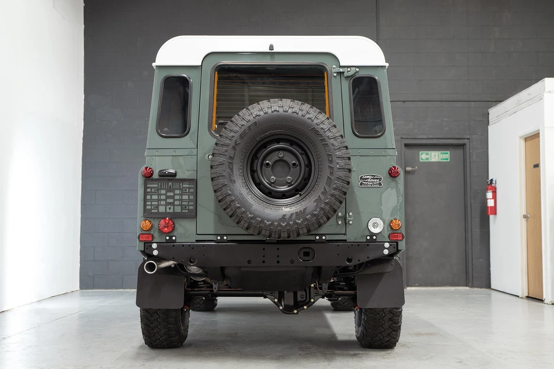 1999 Land Rover Defender 110 - Image 5 of 31