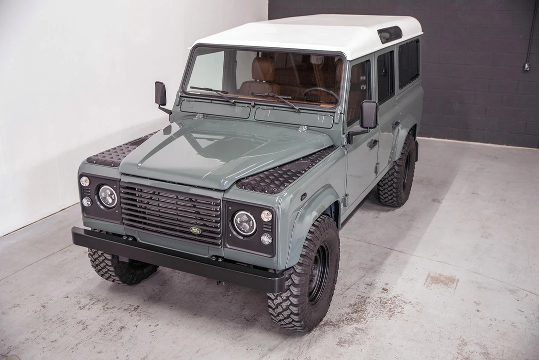 1999 Land Rover Defender 110 - Image 9 of 31