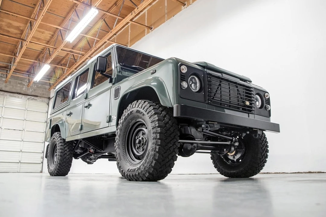 1999 Land Rover Defender 110 - Image 18 of 31