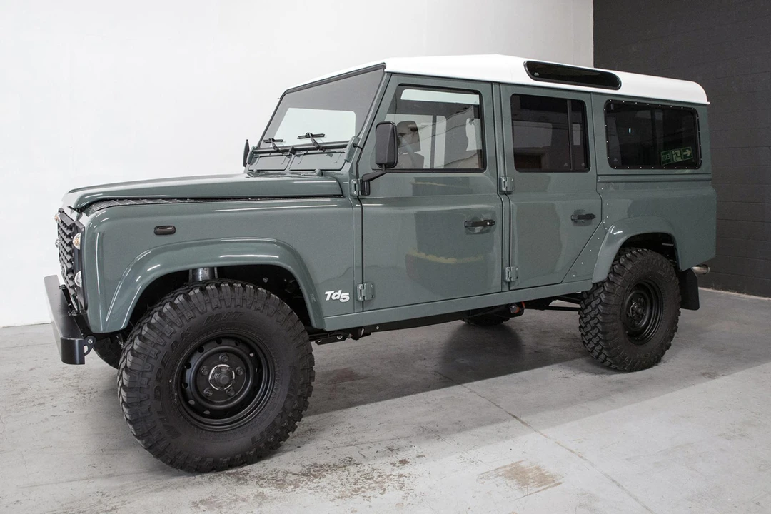 1999 Land Rover Defender 110 - Image 12 of 31