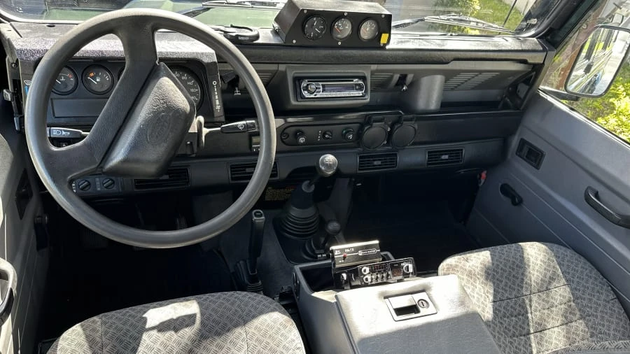 1999 Land Rover Defender 110 - Image 23 of 31