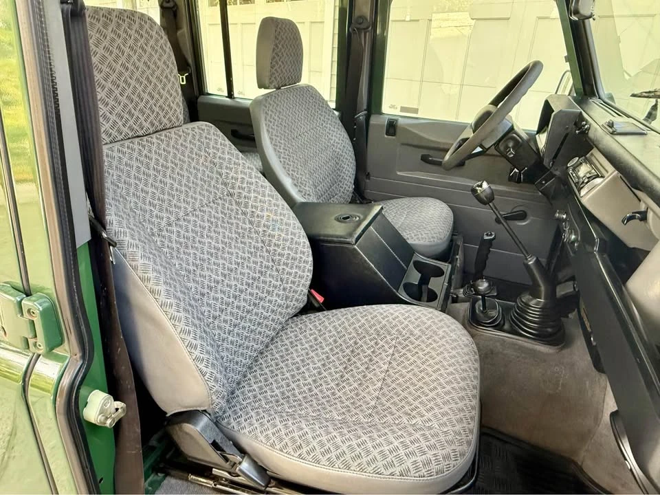 1999 Land Rover Defender 110 - Image 6 of 14