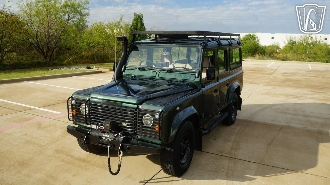 1999 Land Rover Defender 110 - Image 3 of 21