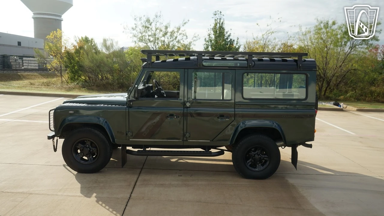 1999 Land Rover Defender 110 - Image 6 of 12