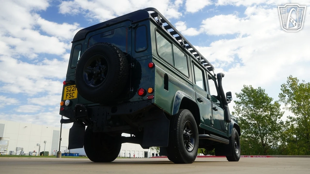 1999 Land Rover Defender 110 - Image 18 of 21