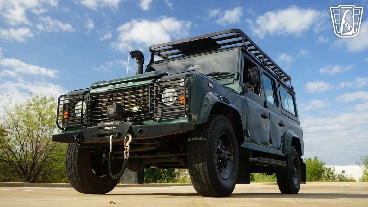1999 Land Rover Defender 110 - Image 5 of 12
