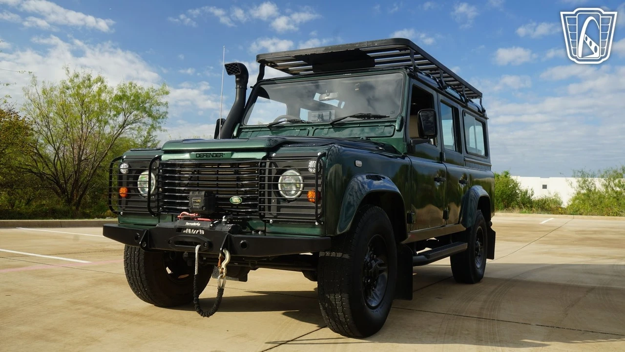 1999 Land Rover Defender 110 - Image 4 of 12