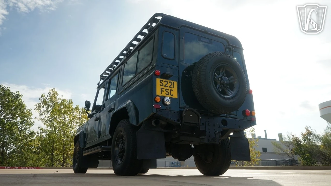 1999 Land Rover Defender 110 - Image 12 of 21