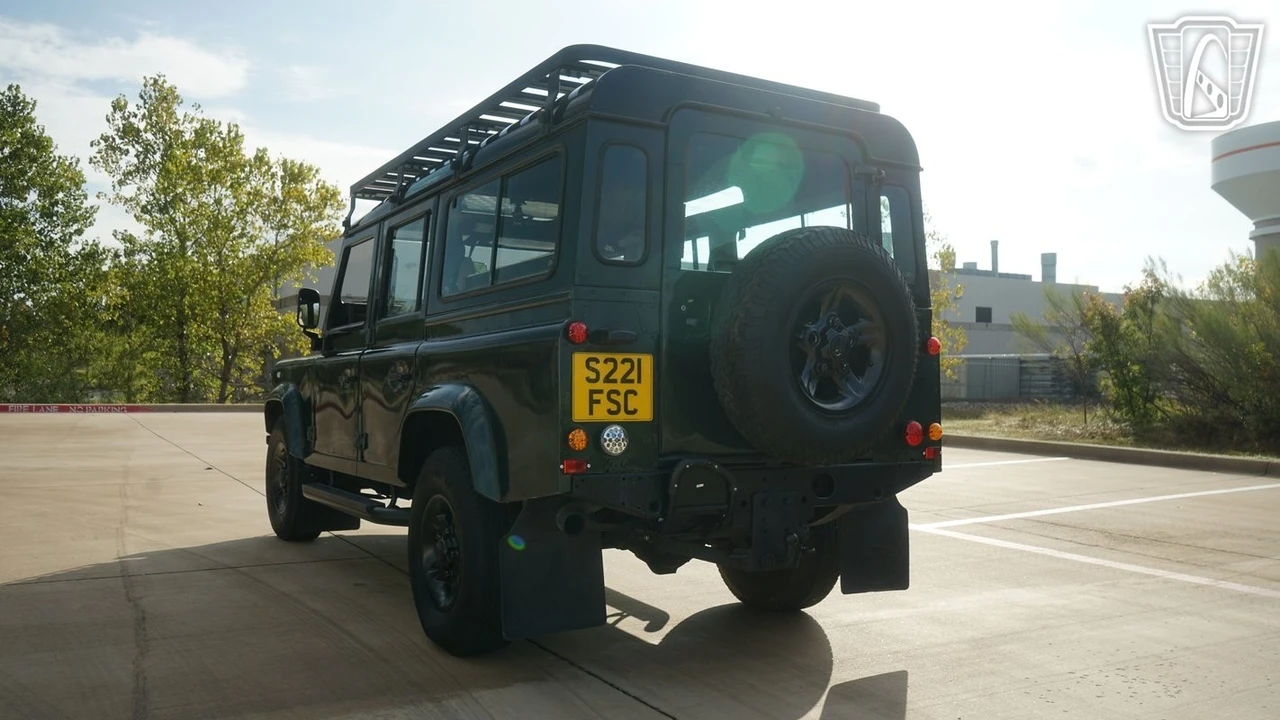 1999 Land Rover Defender 110 - Image 11 of 21