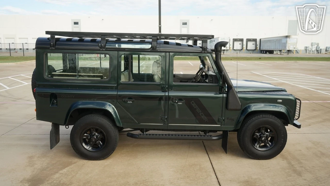 1999 Land Rover Defender 110 - Image 19 of 21