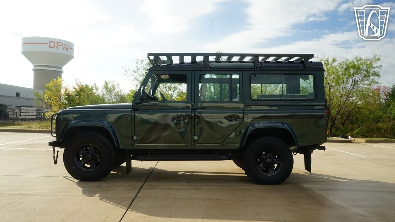 1999 Land Rover Defender 110 - Image 8 of 21