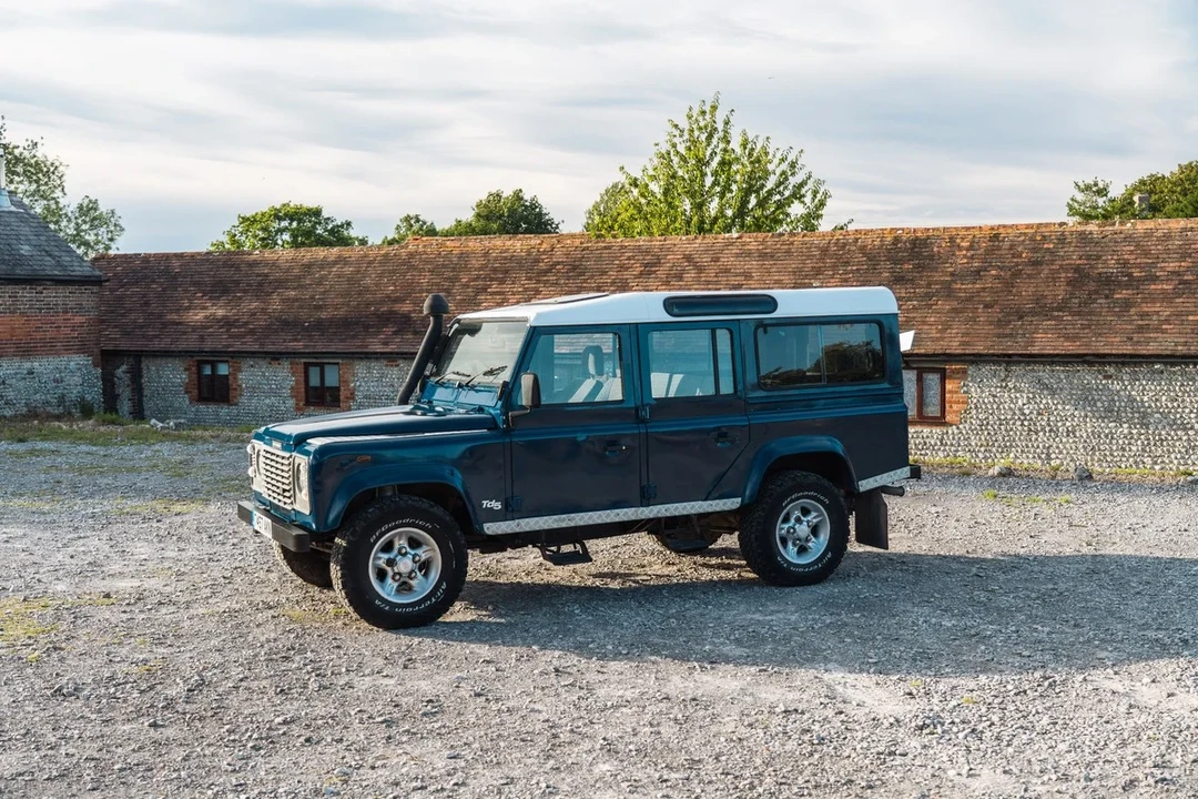 1999 Land Rover Defender 110 - Image 7 of 30