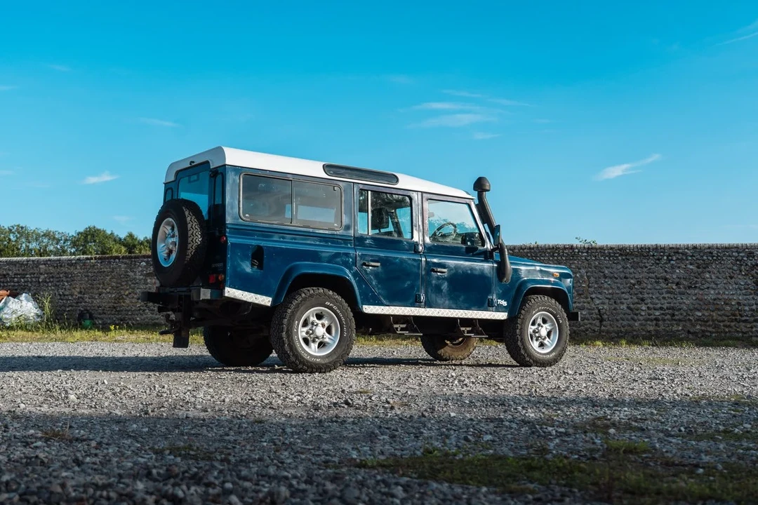 1999 Land Rover Defender 110 - Image 13 of 30