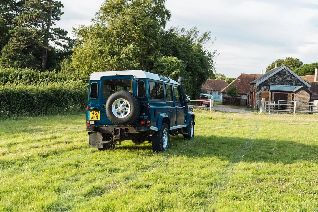 1999 Land Rover Defender 110 - Image 20 of 30