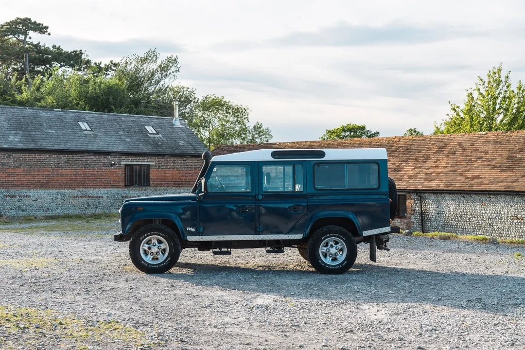 1999 Land Rover Defender 110 - Image 8 of 30