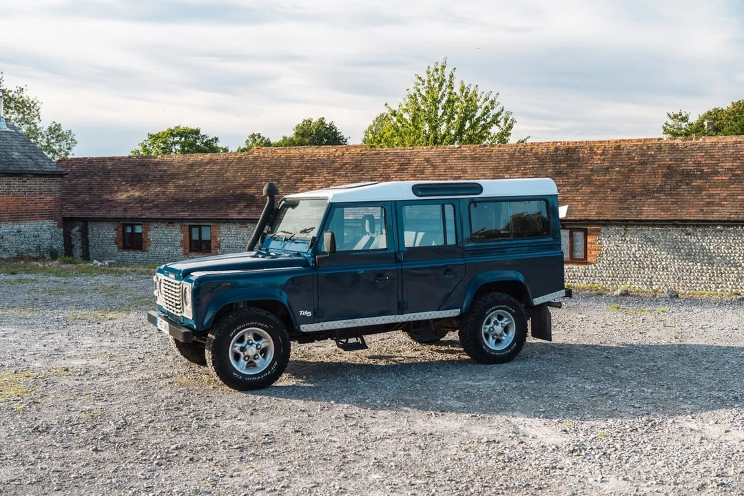 1999 Land Rover Defender 110 - Image 5 of 30