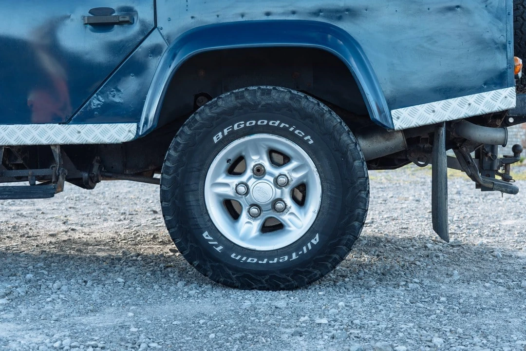 1999 Land Rover Defender 110 - Image 29 of 30