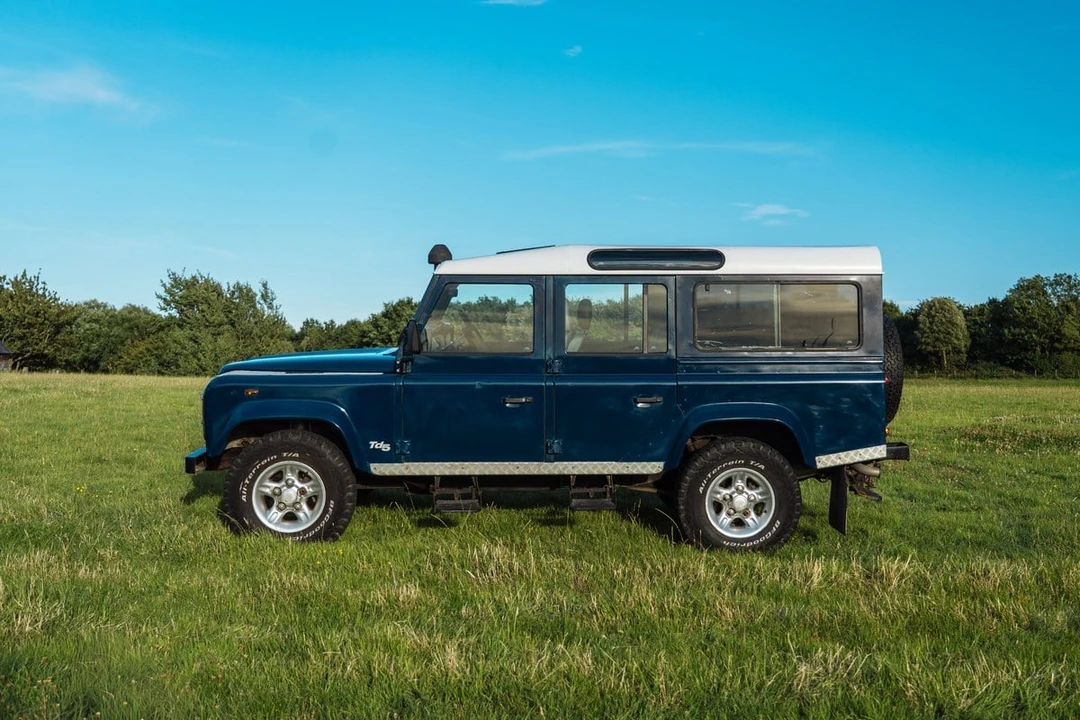 1999 Land Rover Defender 110 - Image 15 of 30