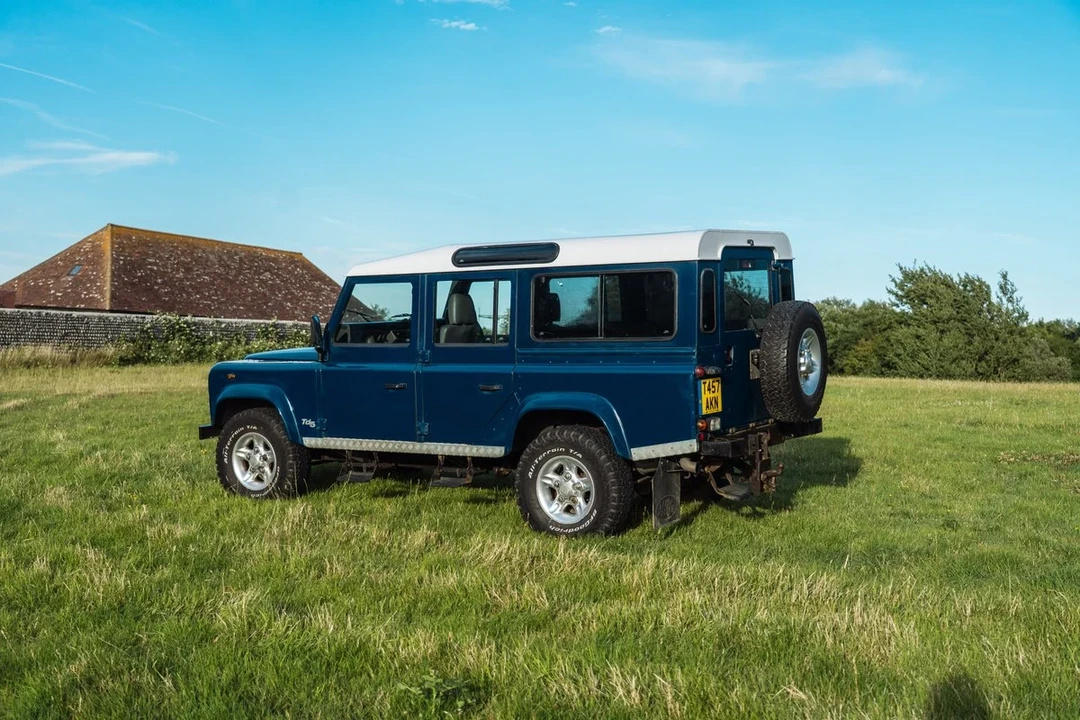 1999 Land Rover Defender 110 - Image 18 of 30