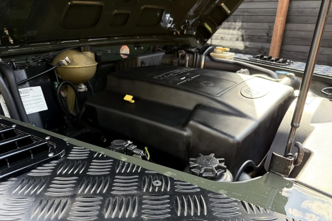 1999 Land Rover Defender 110 - Image 7 of 9
