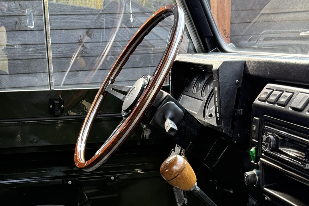 1999 Land Rover Defender 110 - Image 6 of 9