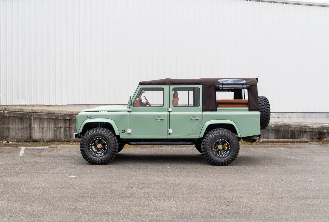 1999 Land Rover Defender 110 - Image 14 of 31