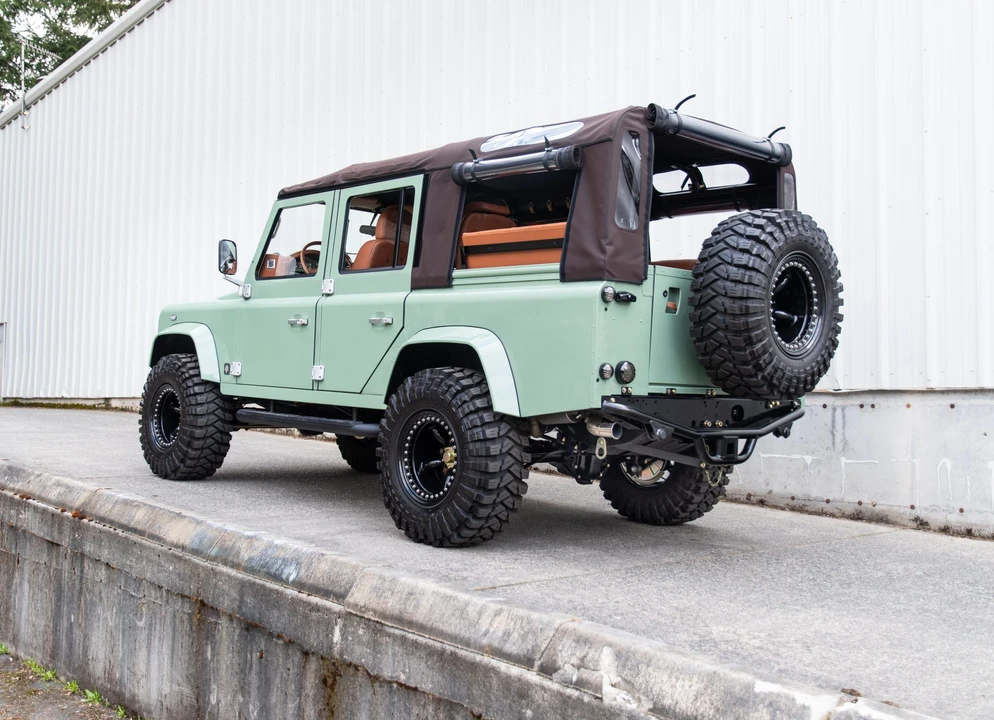 1999 Land Rover Defender 110 - Image 16 of 31