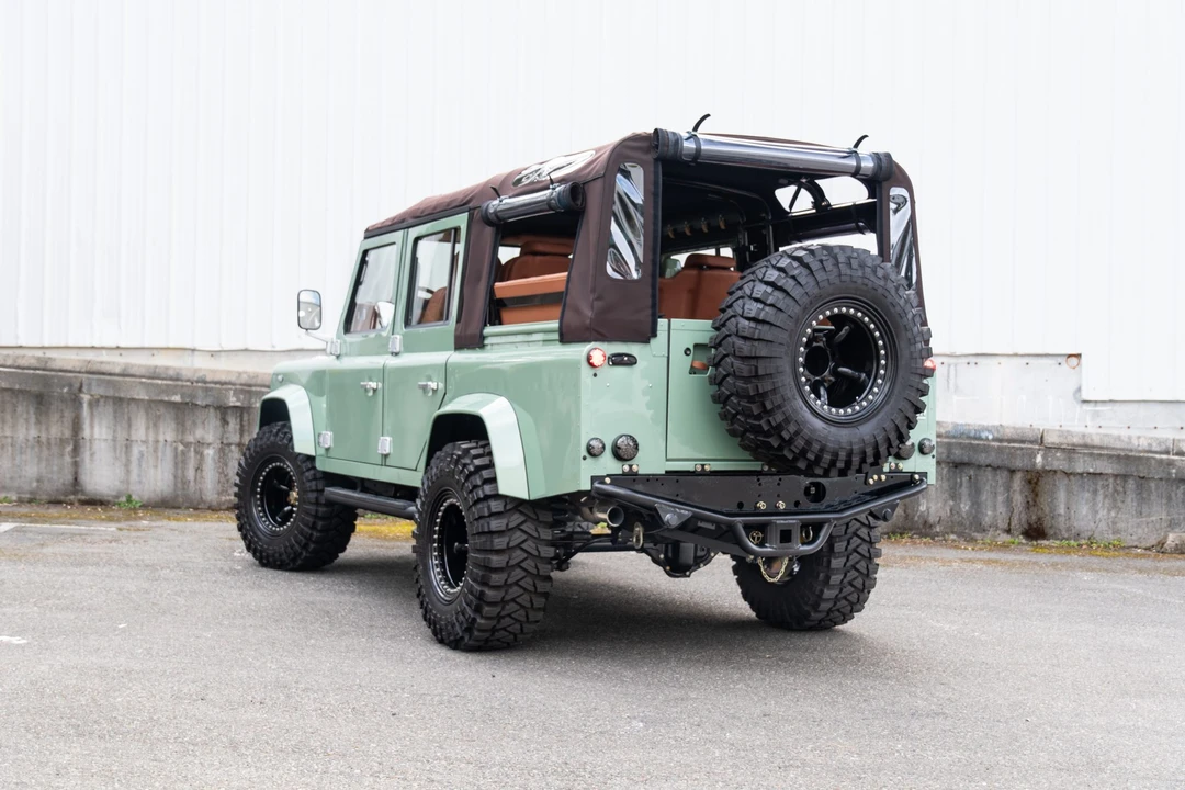 1999 Land Rover Defender 110 - Image 17 of 31