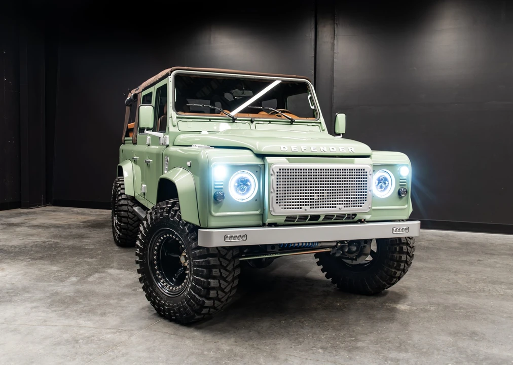 1999 Land Rover Defender 110 - Image 23 of 31