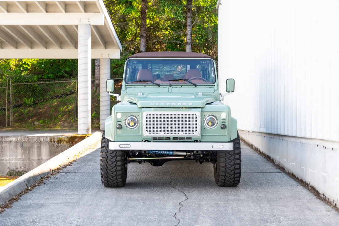 1999 Land Rover Defender 110 - Image 8 of 31