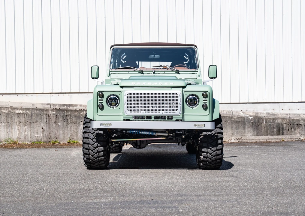 1999 Land Rover Defender 110 - Image 6 of 31