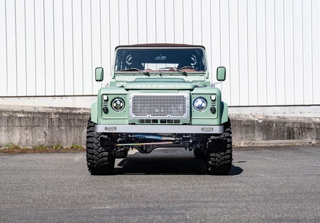 1999 Land Rover Defender 110 - Image 7 of 31