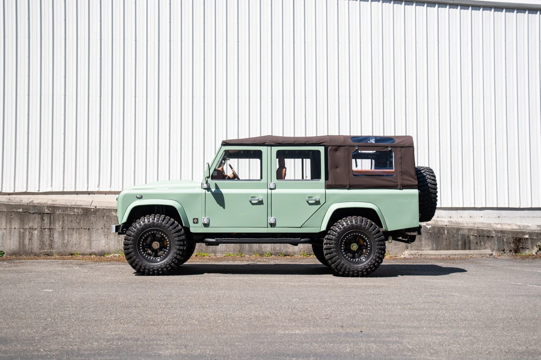 1999 Land Rover Defender 110 - Image 15 of 31