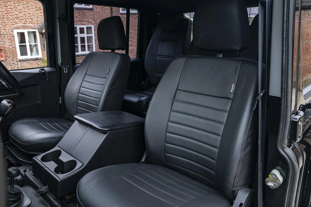 1999 Land Rover Defender 110 - Image 11 of 31