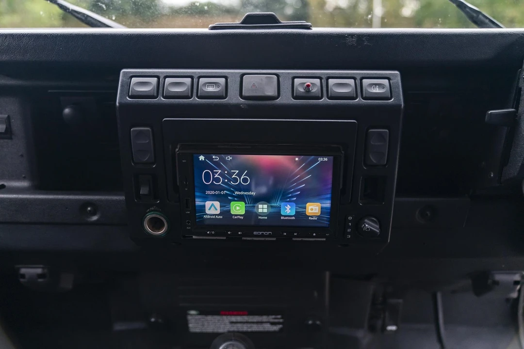 1999 Land Rover Defender 110 - Image 18 of 31
