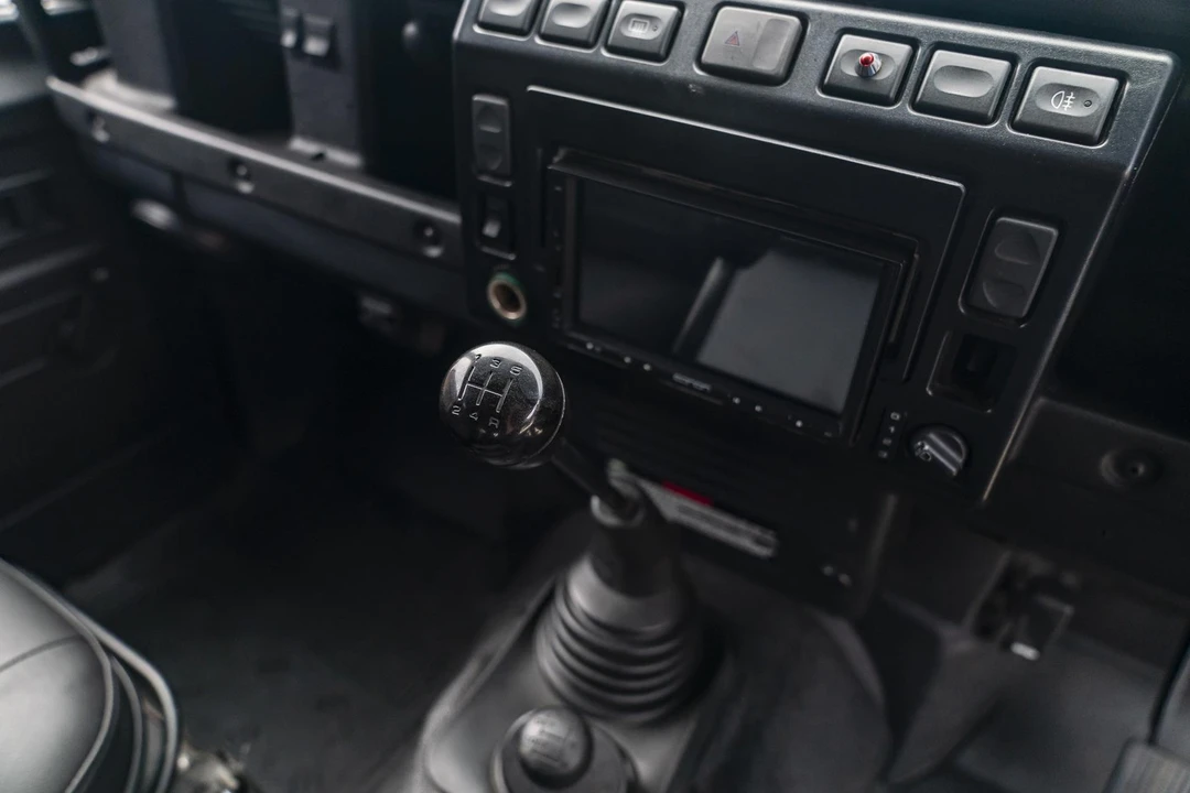 1999 Land Rover Defender 110 - Image 25 of 31