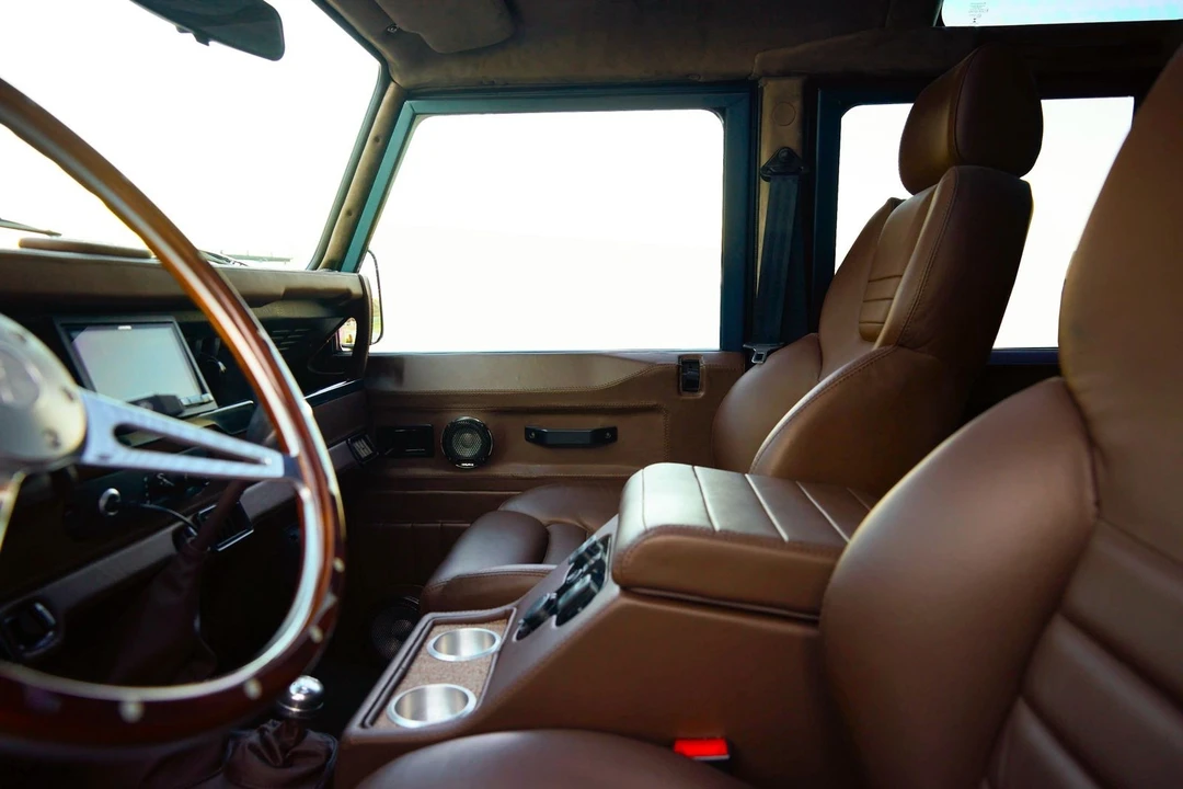 1999 Land Rover Defender 110 - Image 6 of 21