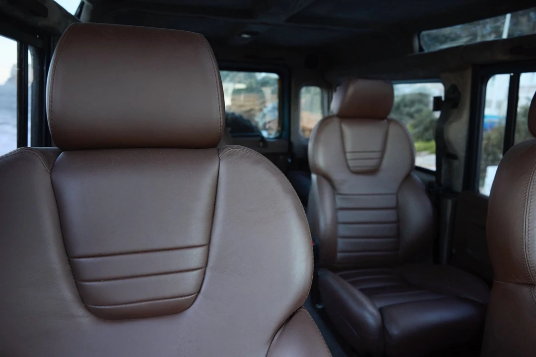 1999 Land Rover Defender 110 - Image 7 of 21