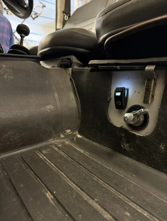 1999 Land Rover Defender 110 - Image 8 of 21