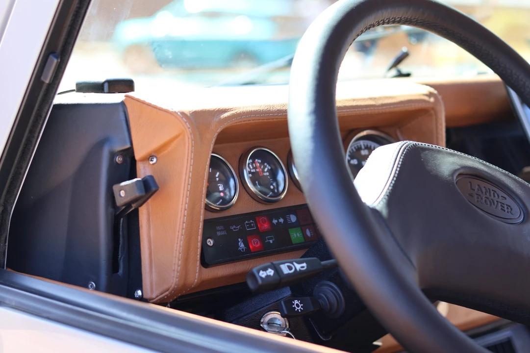 1999 Land Rover Defender - Image 16 of 21