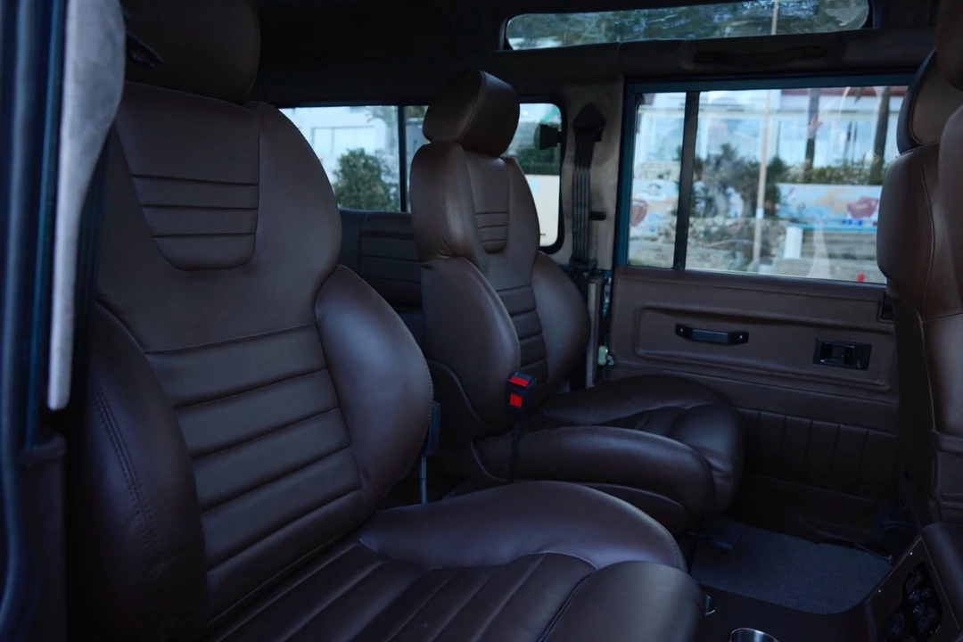 1999 Land Rover Defender 110 - Image 8 of 21