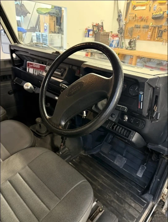 1999 Land Rover Defender 110 - Image 6 of 21